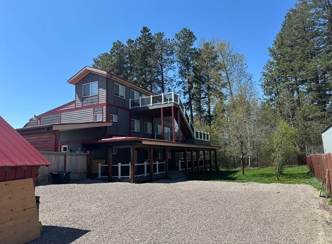 Building Photo - Custom Kalispell Home with Spectacular Views