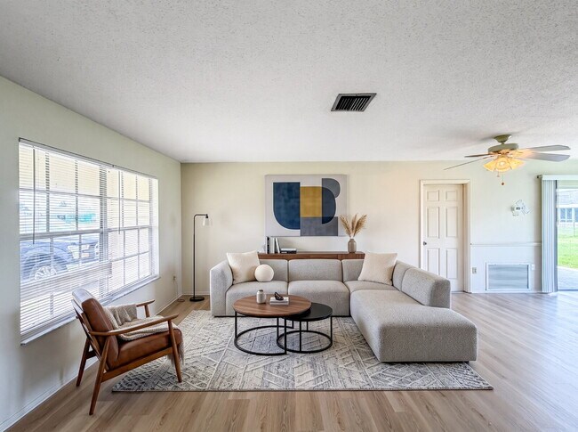 Building Photo - Available for immediate occupancy!