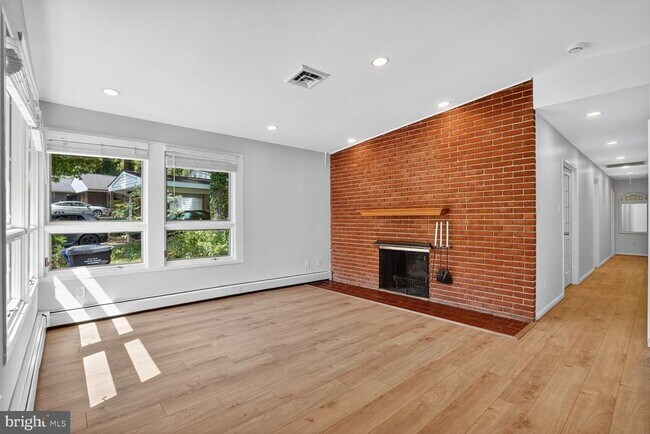 Building Photo - 7141 Oak Ridge Rd