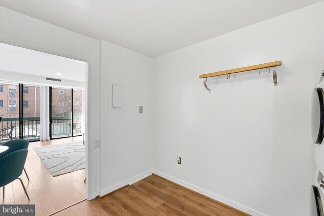 Building Photo - 955 26th St NW