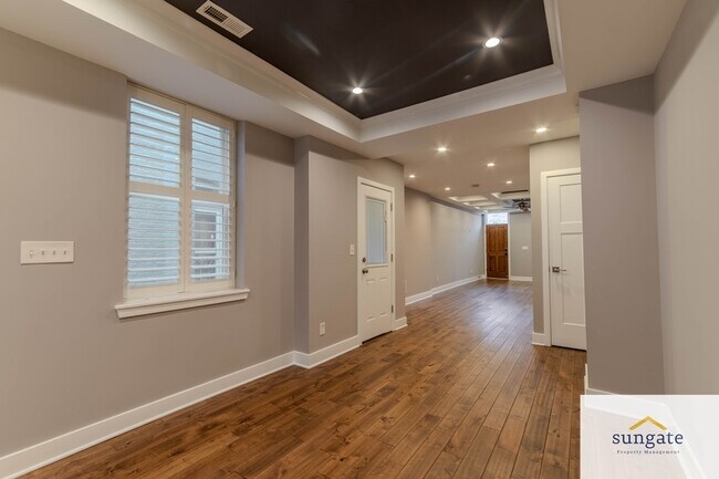 Building Photo - 1125 S Clinton St