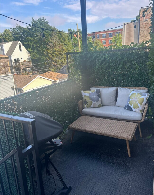 Building Photo - 4111 N Western Ave