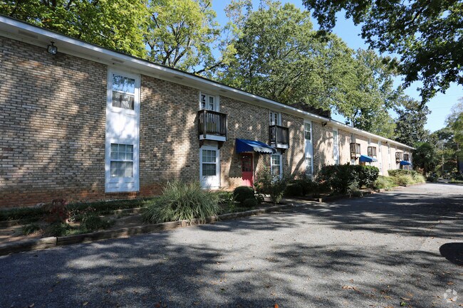 Building Photo - 615 Boulevard SE