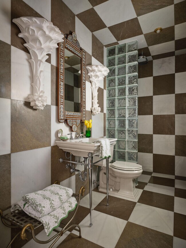 Building Photo - 3410 N Flagler Dr