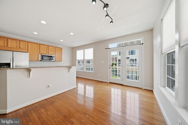 Building Photo - 8921 Amelung St