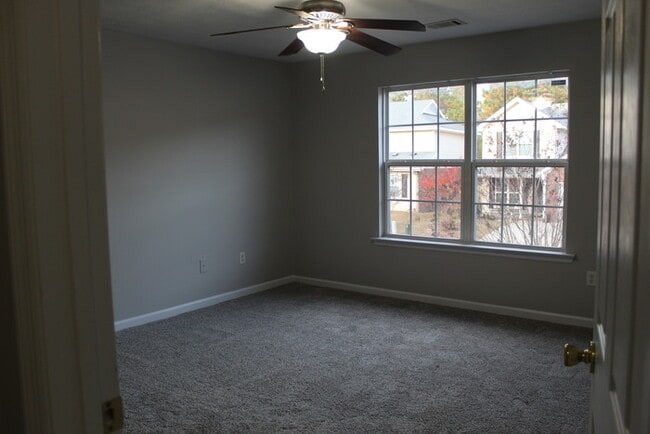 Building Photo - Columbia County Fort Grodon Attached home with Garage