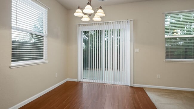 Building Photo - Beautiful 3 bedroom single story home