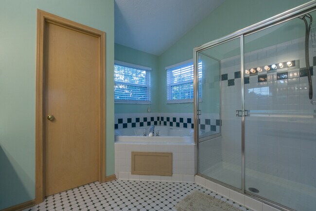 Building Photo - 6657 Delburn Ct