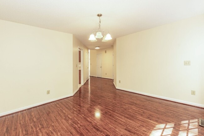 Building Photo - Four Bedroom Home!