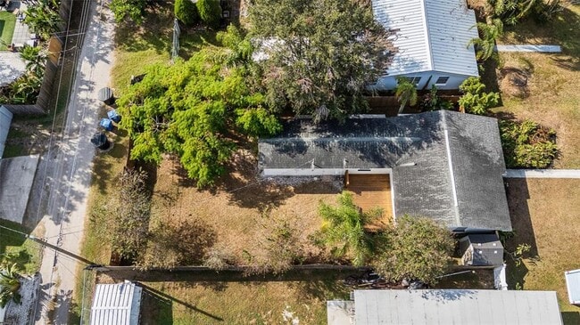 Building Photo - 452 45th Ave N