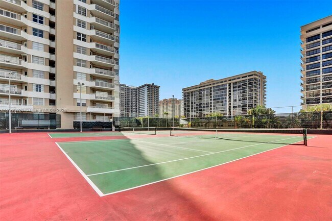 Building Photo - 1965 S Ocean Dr