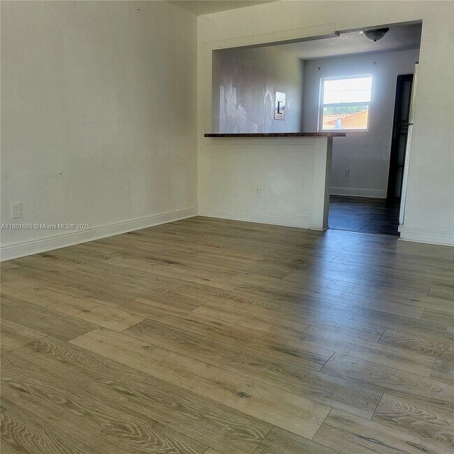 Building Photo - 1102 NW 100th Terrace