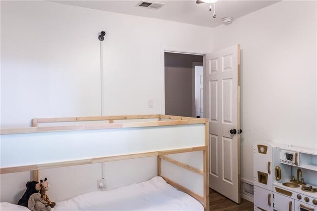 Building Photo - 8101 Logwood Dr