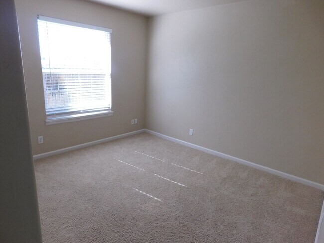 Building Photo - Ranch in Fruita