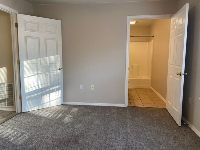 Building Photo - Condominium in Academy Commons