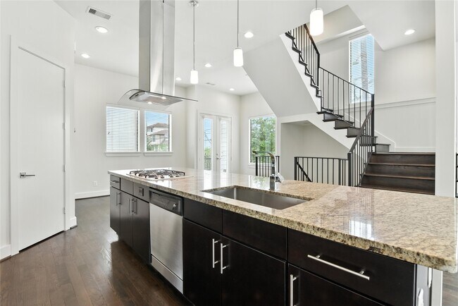 Building Photo - 1611 Spring St