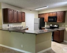 Building Photo - 9999 Summerbreeze Dr