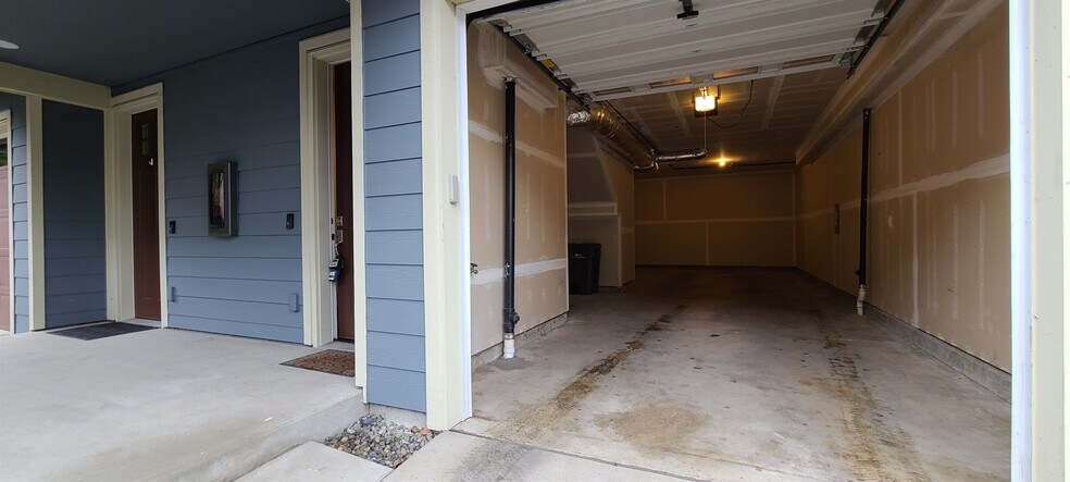 Building Photo - 2115 201st Pl SE