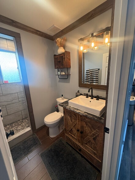 Building Photo - 7598 S 2290 W