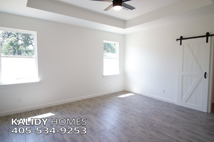 Building Photo - 2141 Kalidy Dr