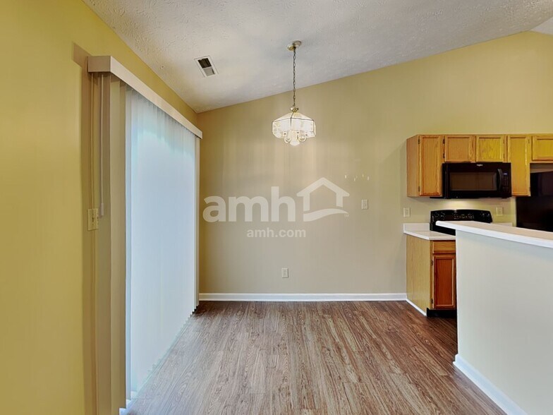 Building Photo - 8749 Trumpeter Dr