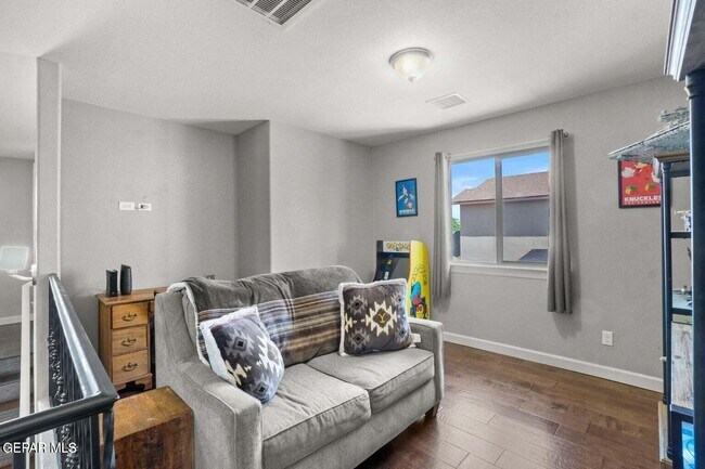 Building Photo - 11032 Bullseye St