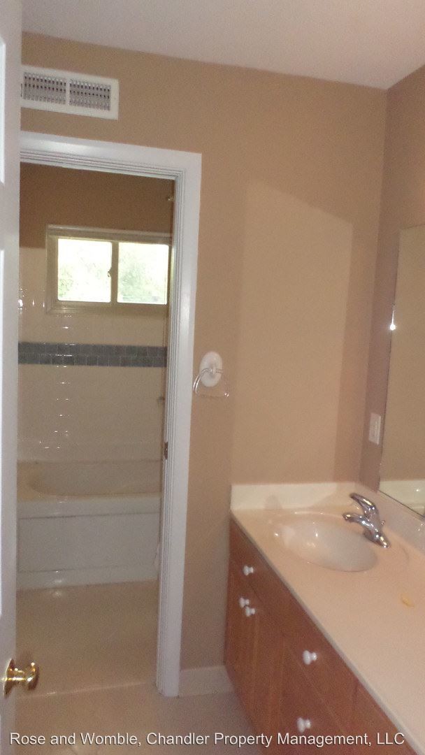 Building Photo - 3 br, 2 bath House - 432 W. Farmington Road^^