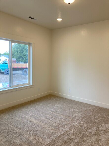 master bedroom - 1219 N 1150 E