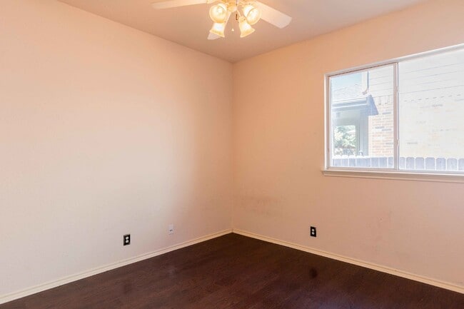 Building Photo - 509 Foxford Run Dr