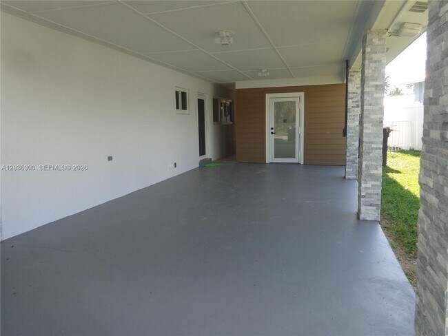 Building Photo - 1565 Thumb Point Dr