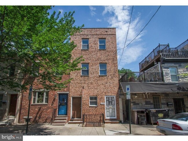 Building Photo - 2209 Carpenter St