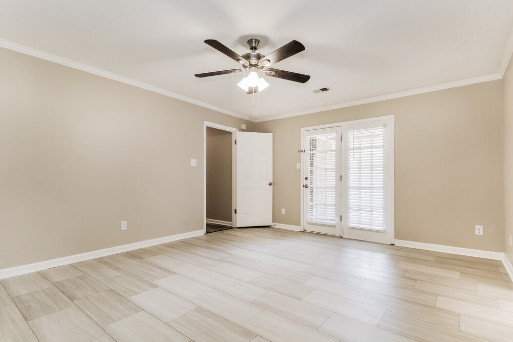 Building Photo - 8650 Oak Trail Ln