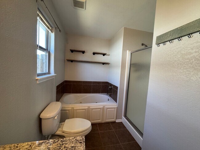 Building Photo - Adorable 3 Bedroom, 2 Bathroom Home for Rent!