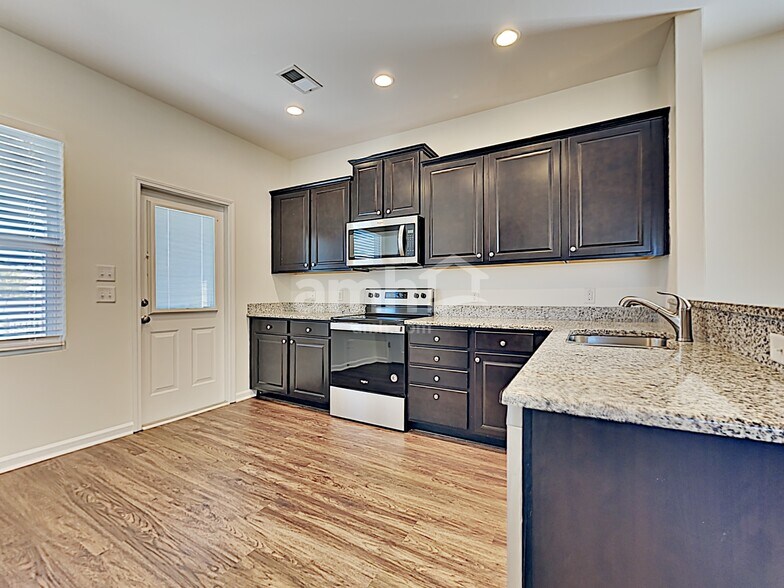 Building Photo - 334 Cantley Ct