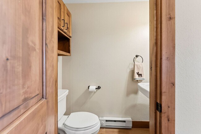 Building Photo - Breck 3-bedroom home with views! 12 month lease!