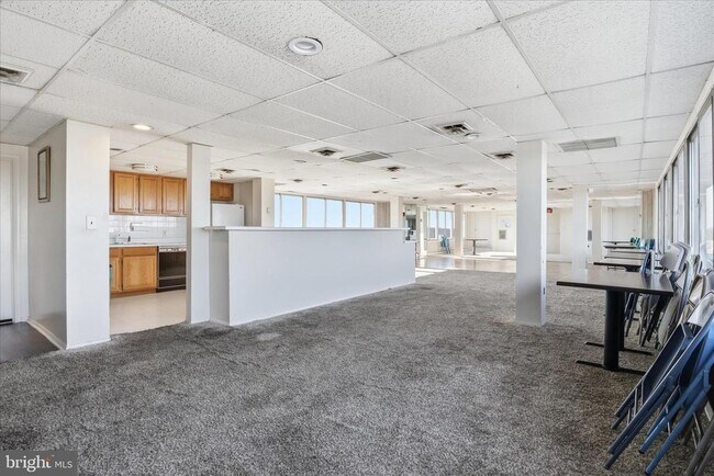 Building Photo - 3245 Rio Dr