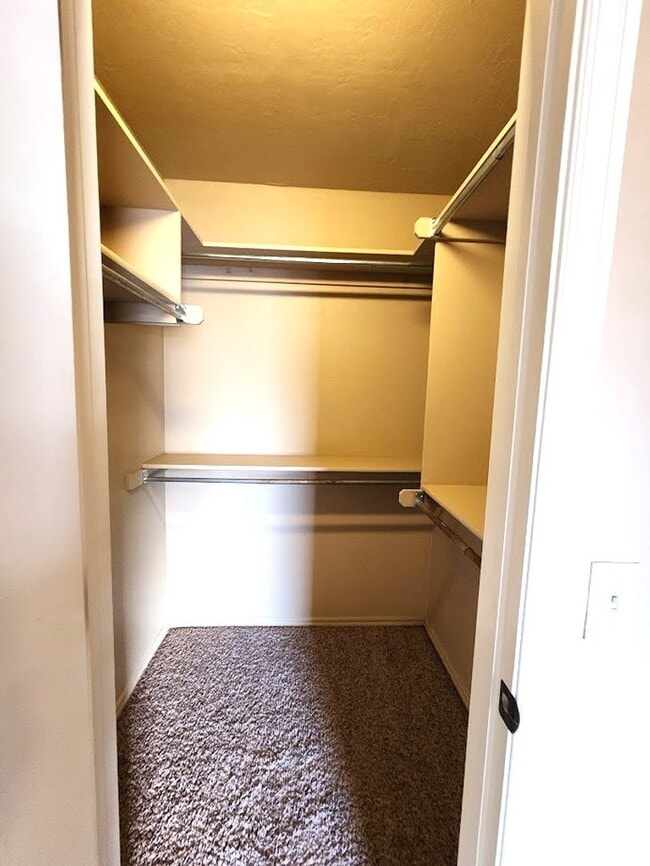 Building Photo - 13707 Oxford Dr