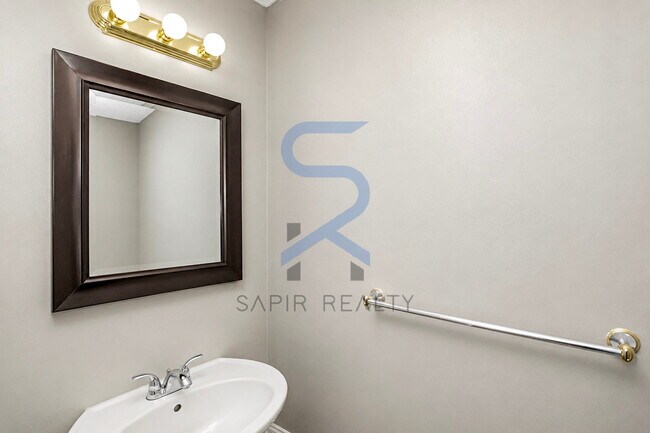 Building Photo - Prime Community Living – 2BR/2.5BA in Covington Station