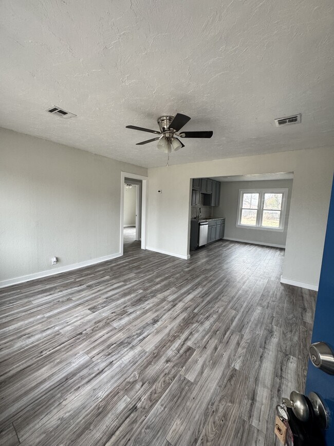 Building Photo - 6800 NW 39th Expy