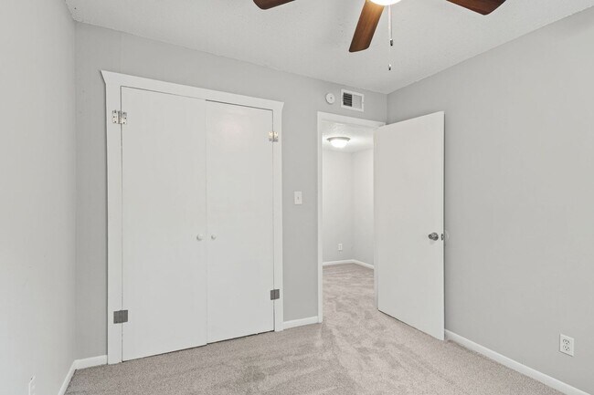 Building Photo - 2444 N 38th St