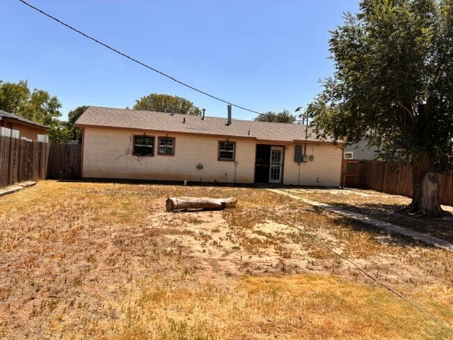 Building Photo - 3509 NE 19th Ave