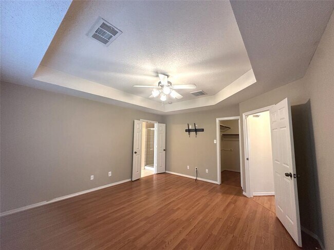 Building Photo - 5611 Eagle Sky Blvd