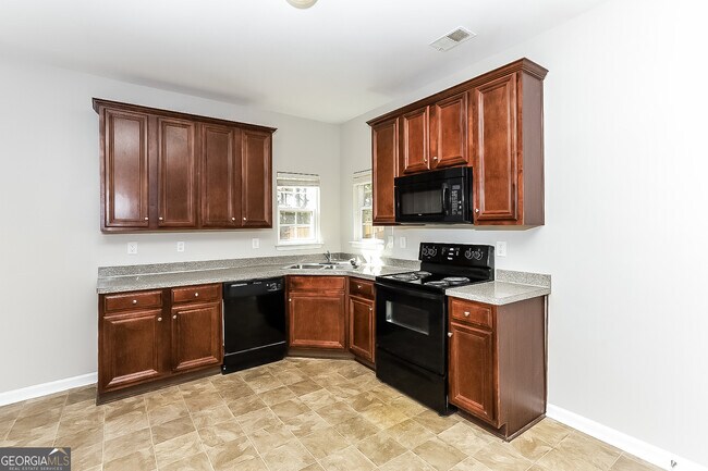 Building Photo - 5118 Upper Elm St