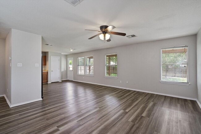 Building Photo - 142 Jack Rabbit Ln