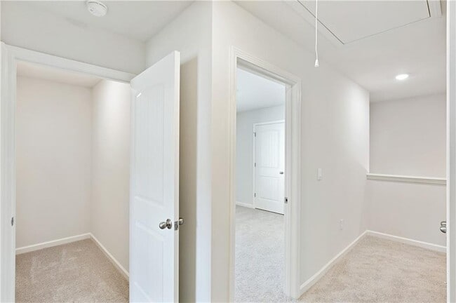 Building Photo - 70 Robinson Ridge