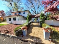 Building Photo - 7455 Bellaire Ave