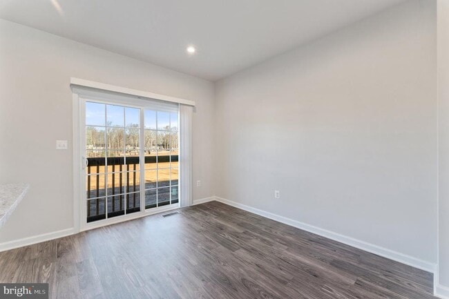 Building Photo - 36087 Fawn Ln