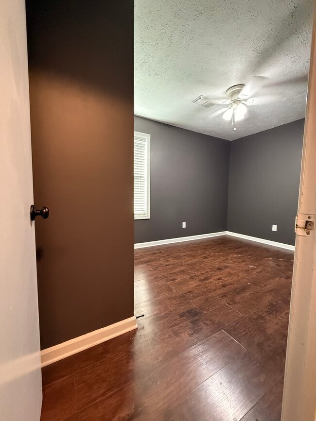 Building Photo - 5 Markwood Ln