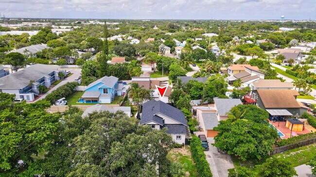 Building Photo - 2541 Southridge Rd