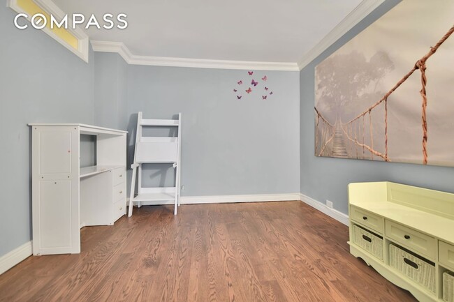 Building Photo - 340 E 64th St